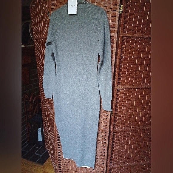 TWO-TONE SWEATER DRESS (NWT) - Picture 3 of 5